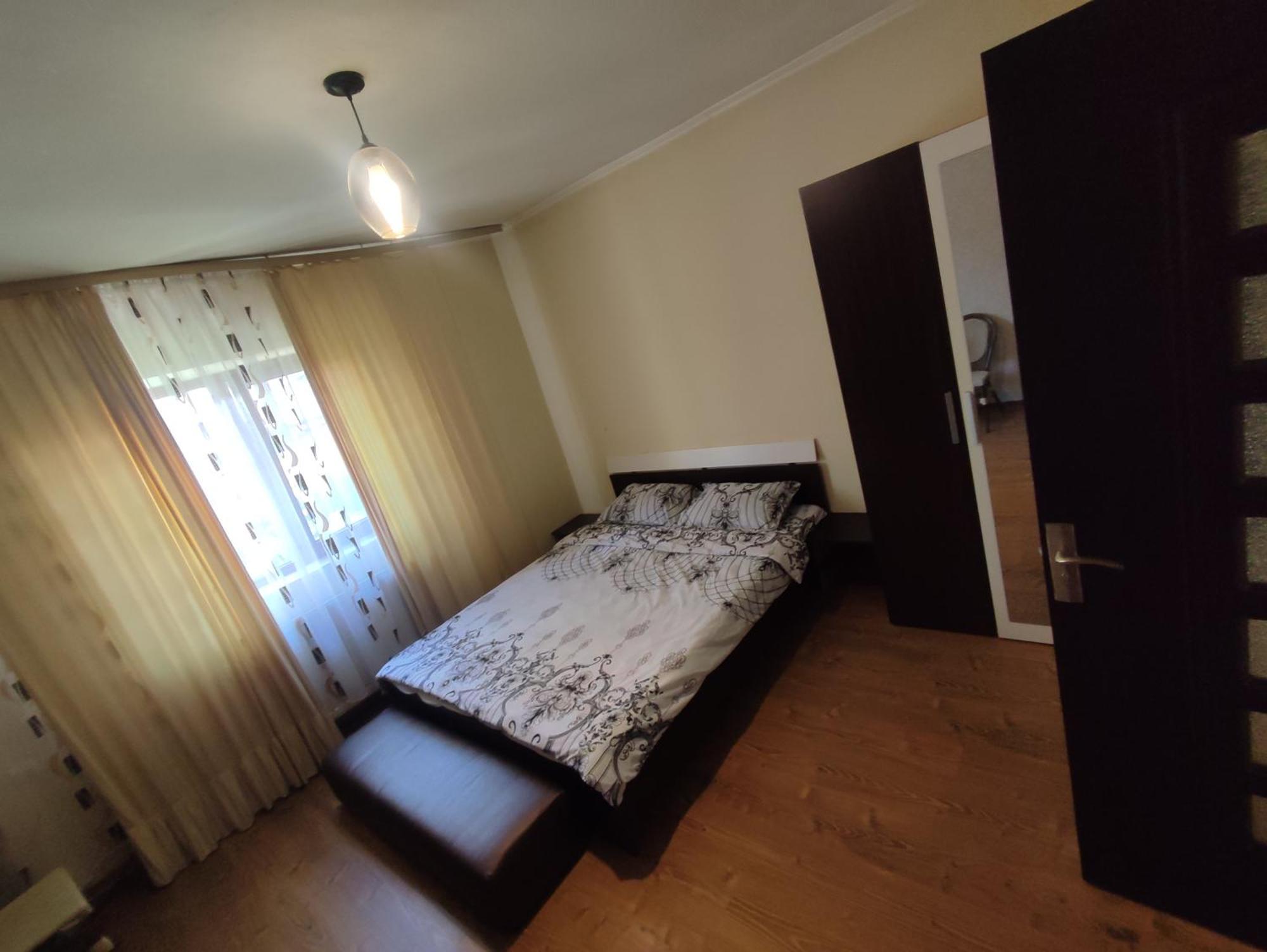 Central House Hotel Curtea de Argeş Buitenkant foto